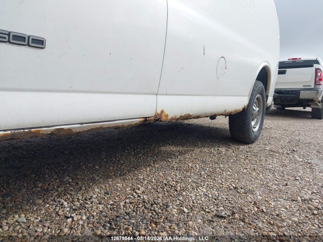 Продажа на аукционе авто 2001 Gmc Savana Standard, vin: 1GTHG35R911240358, номер лота: 12679544