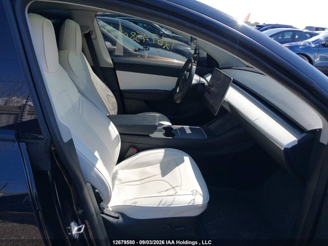 2022 Tesla Model Y Long Range მანქანა იყიდება აუქციონზე, vin: 7SAYGDEE8NF337389, აუქციონის ნომერი: 12679580
