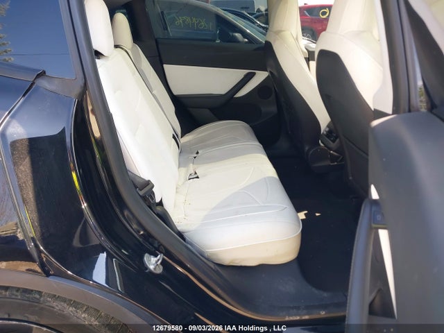 2022 Tesla Model Y Long Range მანქანა იყიდება აუქციონზე, vin: 7SAYGDEE8NF337389, აუქციონის ნომერი: 12679580