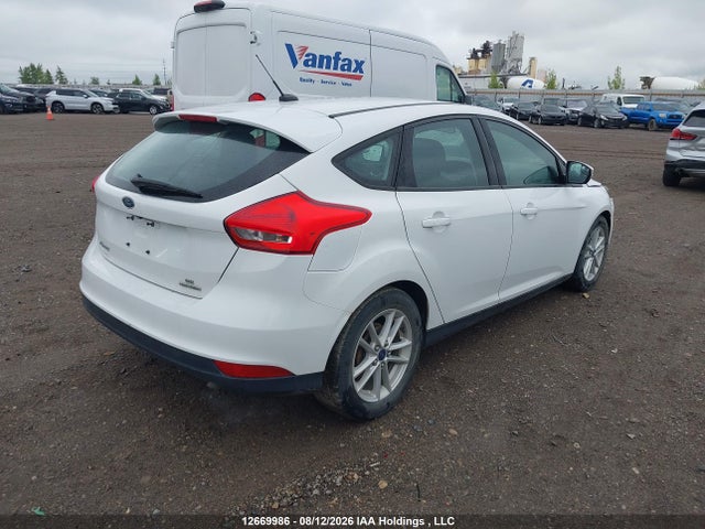Ford FOCUS SE 2015 1FADP3K21FL284183 Image 4