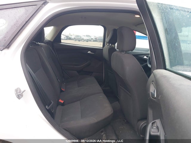 Ford FOCUS SE 2015 1FADP3K21FL284183 Image 8