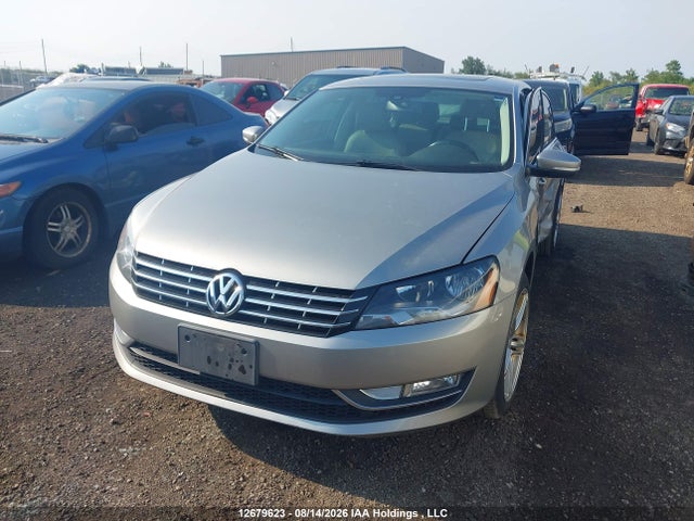 2013 Volkswagen Passat Sel მანქანა იყიდება აუქციონზე, vin: 1VWCN7A30DC016927, აუქციონის ნომერი: 12679623