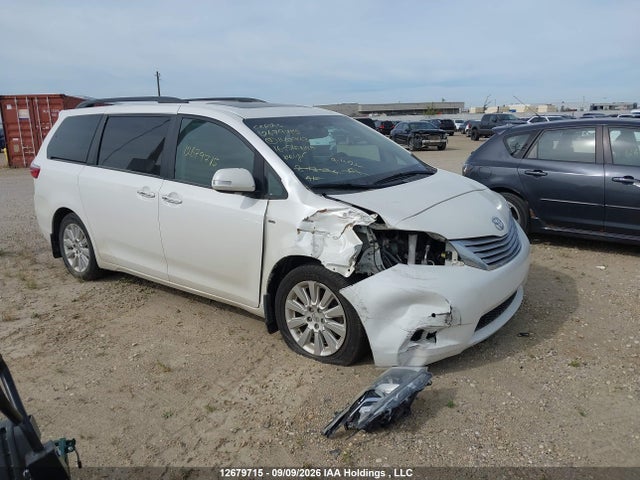 12679715 :رقم المزاد ، 5TDDK3DC5GS140943 vin ، 2016 Toyota Sienna Xle/limited مزاد بيع
