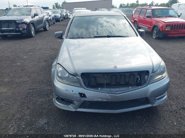 2013 Mercedes-benz C 300 4matic მანქანა იყიდება აუქციონზე, vin: WDDGF8AB4DA755783, აუქციონის ნომერი: 12679728