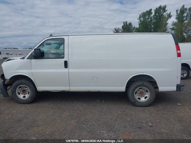 GMC Savana 2500 Work Van 2020 1GTW7AFP5L1142911 Image 14
