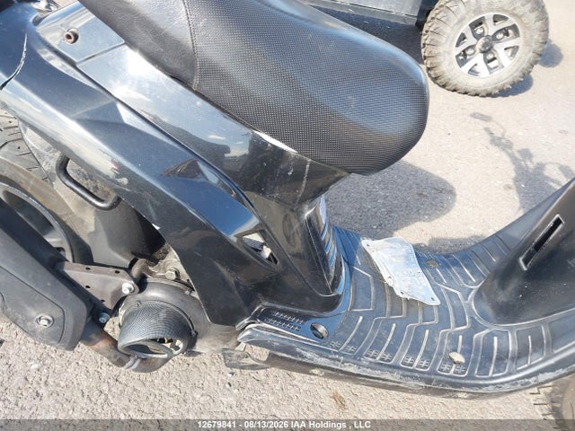 12679841 :رقم المزاد ، VG54RWN081A104959 vin ، 2001 Yamaha Cw50 مزاد بيع