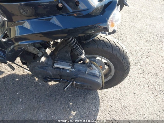12679841 :رقم المزاد ، VG54RWN081A104959 vin ، 2001 Yamaha Cw50 مزاد بيع
