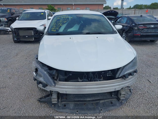 Chrysler 200 LX 2015 1C3CCCFB5FN618218 Image 13