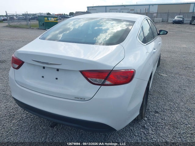 Chrysler 200 LX 2015 1C3CCCFB5FN618218 Image 4