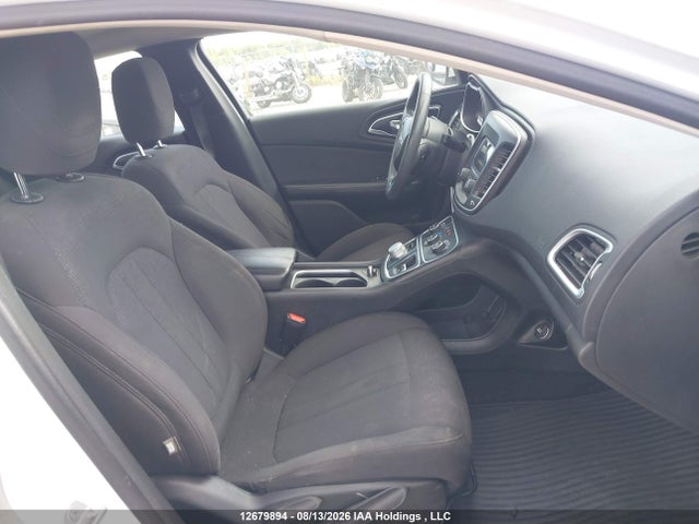 Chrysler 200 LX 2015 1C3CCCFB5FN618218 Image 5
