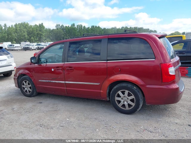 2011 Chrysler Town & Country Touring მანქანა იყიდება აუქციონზე, vin: 2A4RR5DG2BR729377, აუქციონის ნომერი: 12679940