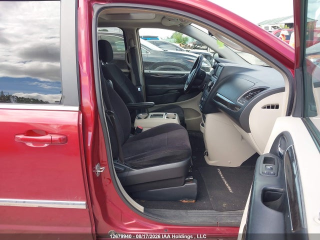 2011 Chrysler Town & Country Touring მანქანა იყიდება აუქციონზე, vin: 2A4RR5DG2BR729377, აუქციონის ნომერი: 12679940