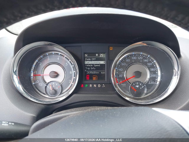 2011 Chrysler Town & Country Touring მანქანა იყიდება აუქციონზე, vin: 2A4RR5DG2BR729377, აუქციონის ნომერი: 12679940