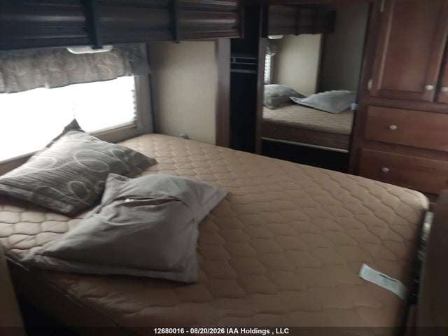 12680016 :رقم المزاد ، 4YDF32627J1530335 vin ، 2018 Sprinter Keystone مزاد بيع