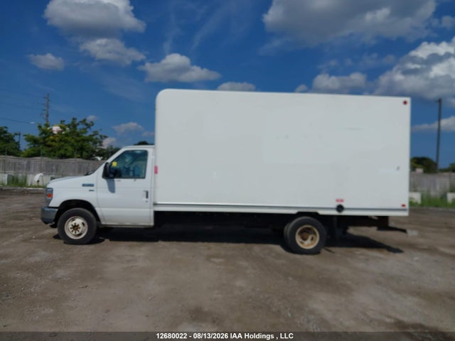 Ford Econoline E450 Super Duty Cutaway Van 2019 1FDWE4F63KDC38267 Image 14