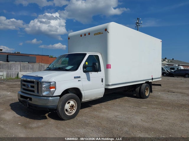Ford Econoline E450 Super Duty Cutaway Van 2019 1FDWE4F63KDC38267 Image 2