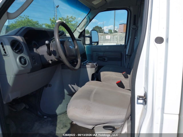 Ford Econoline E450 Super Duty Cutaway Van 2019 1FDWE4F63KDC38267 Image 8