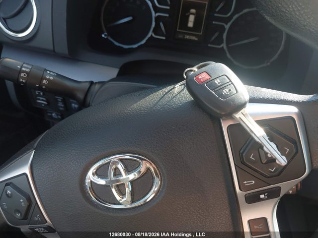 12680030 :رقم المزاد ، 5TFUY5F15JX709930 vin ، 2018 Toyota Tundra Sr5 Plus 5.7l V8 مزاد بيع