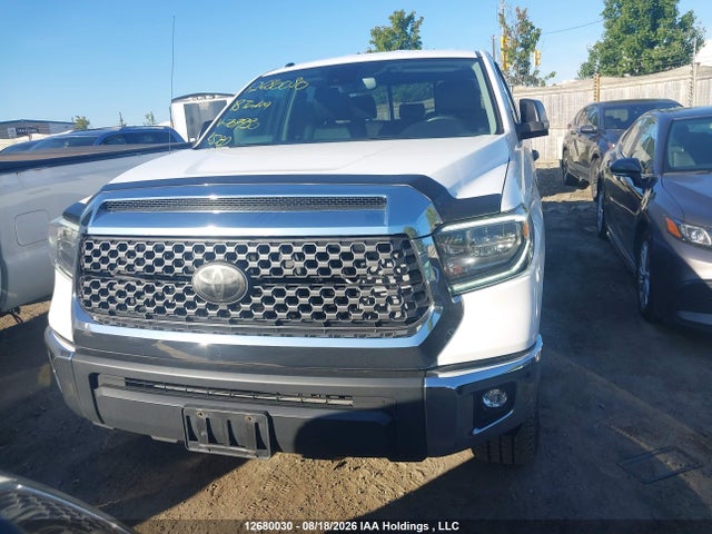 12680030 :رقم المزاد ، 5TFUY5F15JX709930 vin ، 2018 Toyota Tundra Sr5 Plus 5.7l V8 مزاد بيع