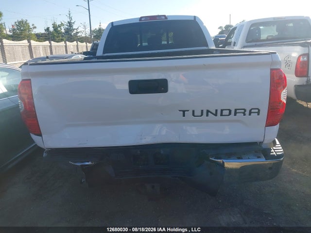 12680030 :رقم المزاد ، 5TFUY5F15JX709930 vin ، 2018 Toyota Tundra Sr5 Plus 5.7l V8 مزاد بيع