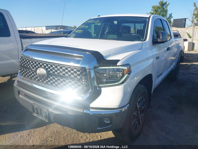 12680030 :رقم المزاد ، 5TFUY5F15JX709930 vin ، 2018 Toyota Tundra Sr5 Plus 5.7l V8 مزاد بيع