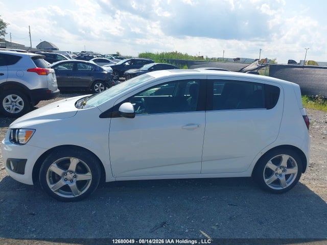 Chevrolet Sonic Lt Manual 2015 1G1JD6SH3F4179448 Image 14