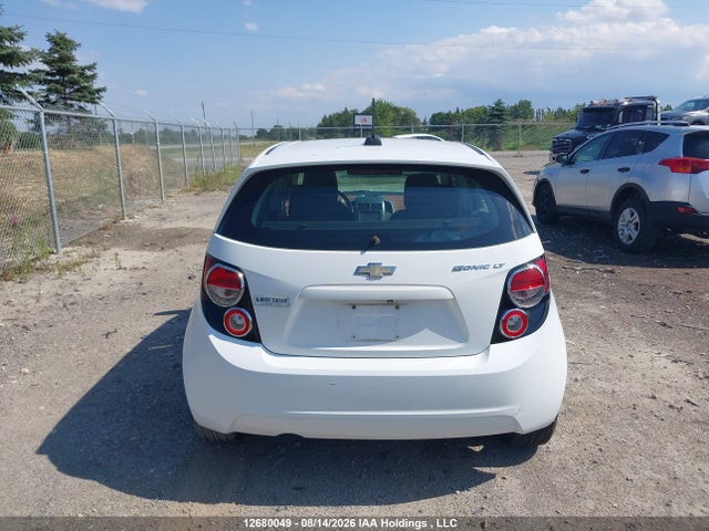 Chevrolet Sonic Lt Manual 2015 1G1JD6SH3F4179448 Image 16