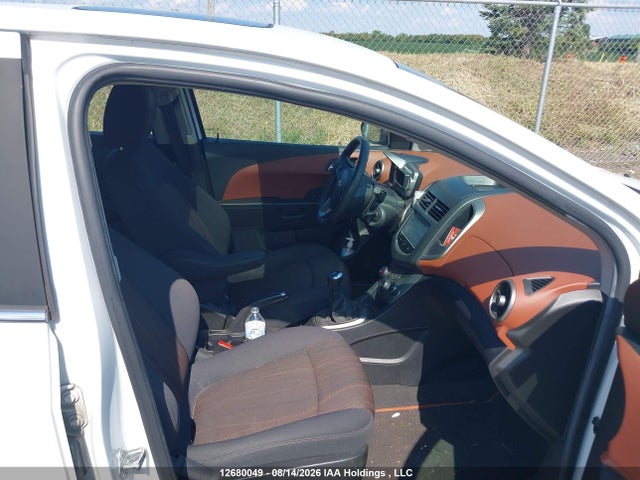 Chevrolet Sonic Lt Manual 2015 1G1JD6SH3F4179448 Image 5