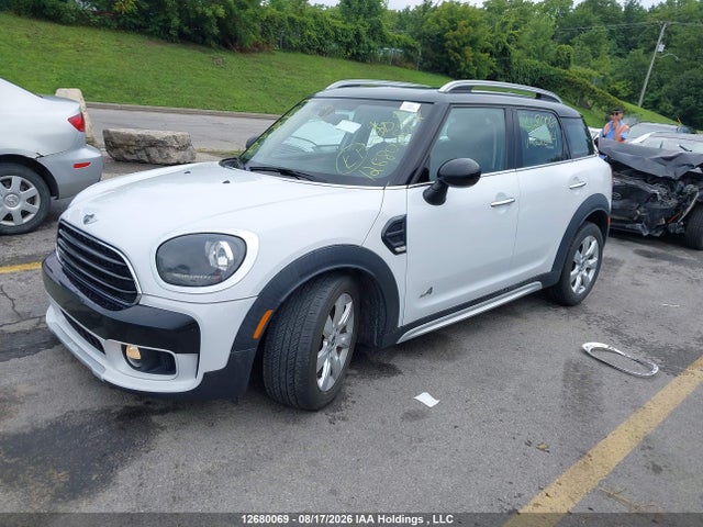 Mini Countryman Cooper 2017 WMZYV5C34H3E01684 Image 2