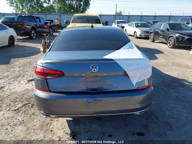 2021 Volkswagen Passat Highline მანქანა იყიდება აუქციონზე, vin: 1VWBA7A33MC007324, აუქციონის ნომერი: 12680071