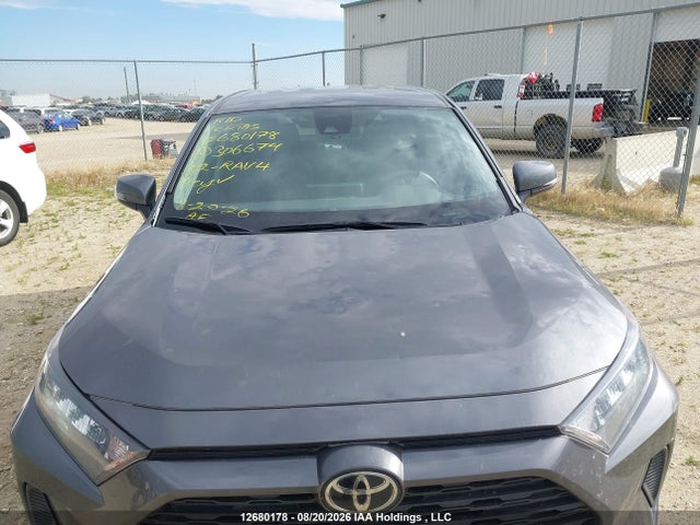 2T3B1RFV1NC306674 Toyota RAV4 LE