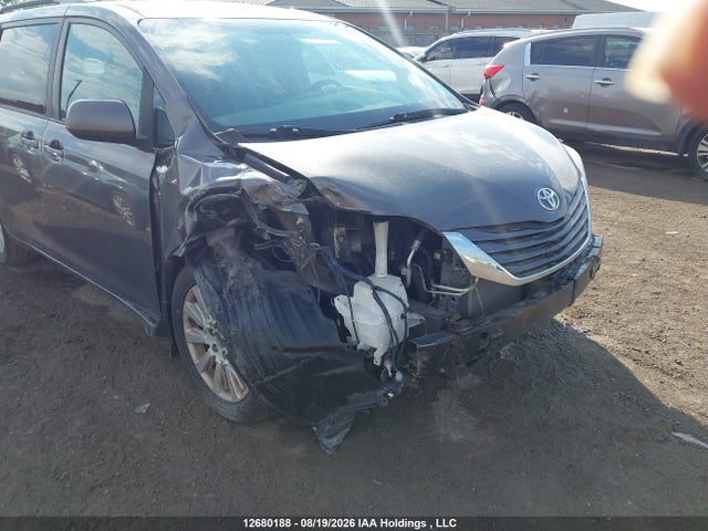 2016 Toyota Sienna Le მანქანა იყიდება აუქციონზე, vin: 5TDJK3DC1GS136049, აუქციონის ნომერი: 12680188