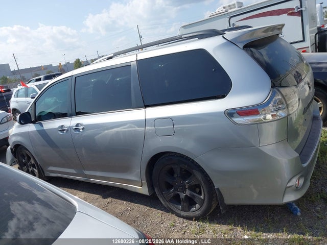 5TDXK3DC4ES410934 Toyota Sienna Sport