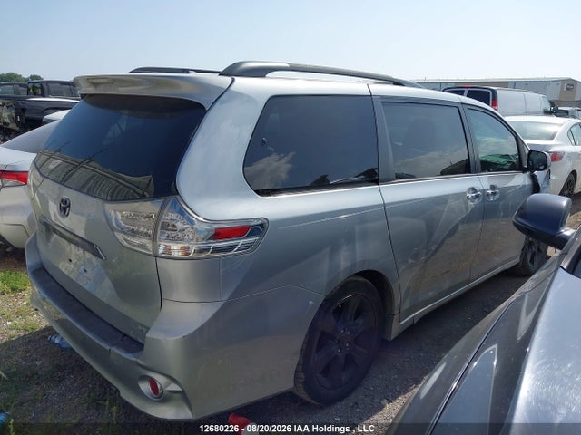 12680226 :رقم المزاد ، 5TDXK3DC4ES410934 vin ، 2014 Toyota Sienna Sport مزاد بيع