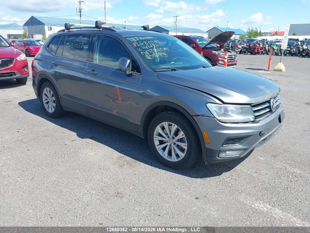 Volkswagen TIGUAN S 2018 3VV0B7AX8JM143292 main image
