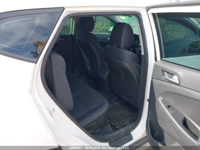 KM8J2CA43LU260340 Hyundai TUCSON SE
