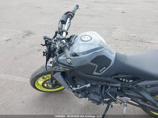 Yamaha FZ09 2017 JYARN53N8HA000133 Image 14
