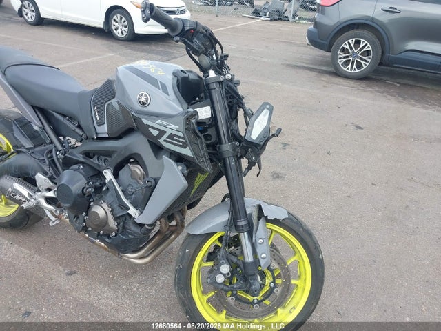 Yamaha FZ09 2017 JYARN53N8HA000133 Image 18