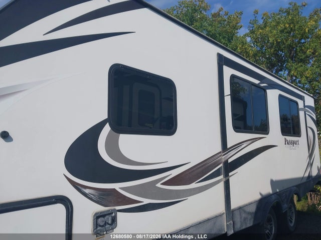 Keystone Passport 2018 4YDT25126JT415180 Image 12