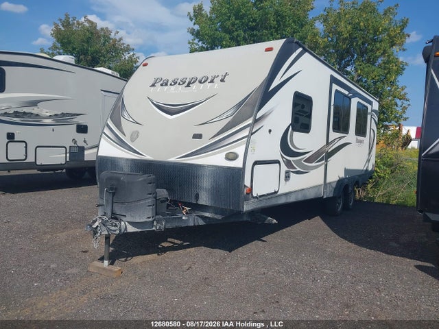 Keystone Passport 2018 4YDT25126JT415180 Image 2