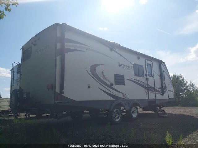 Keystone Passport 2018 4YDT25126JT415180 Image 4
