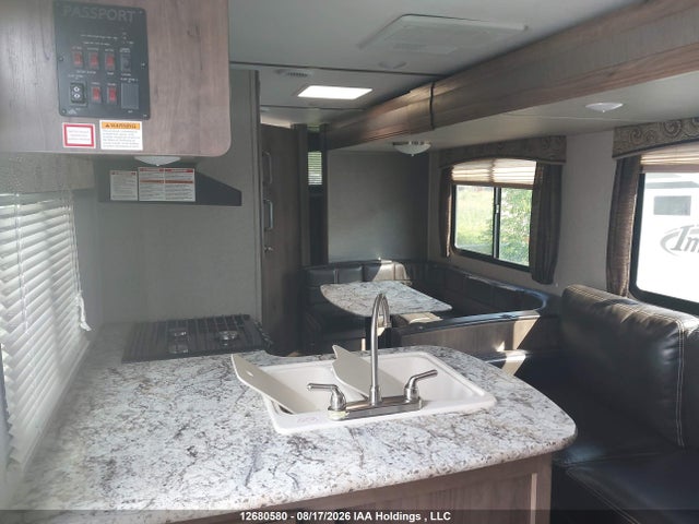 Keystone Passport 2018 4YDT25126JT415180 Image 8