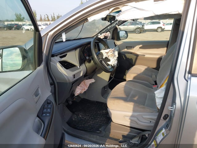 5TDZK3DC7FS551099 Toyota Sienna