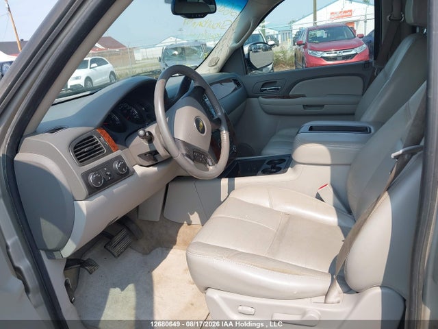 2007 Chevrolet Suburban Lt მანქანა იყიდება აუქციონზე, vin: 1GNFK16347R190894, აუქციონის ნომერი: 12680649