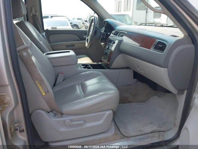 2007 Chevrolet Suburban Lt მანქანა იყიდება აუქციონზე, vin: 1GNFK16347R190894, აუქციონის ნომერი: 12680649