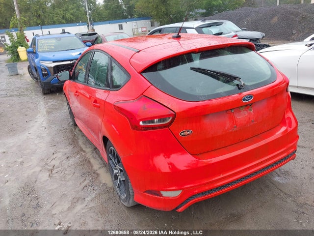 Ford FOCUS SE 2016 1FADP3K27GL334506 Image 3
