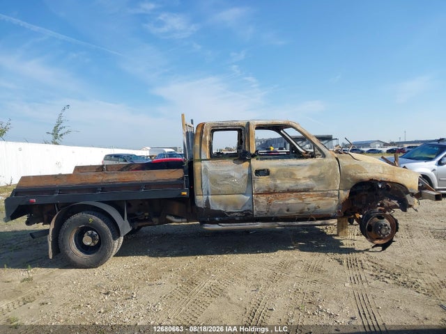 12680663 :رقم المزاد ، 1GCJK39182E211822 vin ، 2002 Chevrolet Silverado 3500 Chassis Ls/lt مزاد بيع