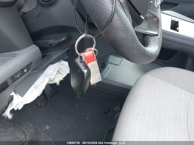 5TDGRKEC4RS215572 Toyota Sienna Le 8-passenger