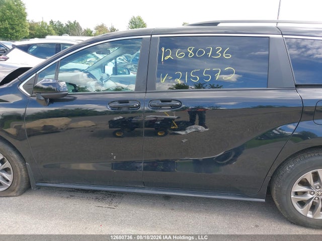 5TDGRKEC4RS215572 Toyota Sienna Le 8-passenger
