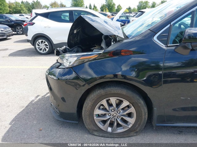5TDGRKEC4RS215572 Toyota Sienna Le 8-passenger